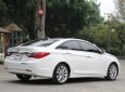 Hyundai Sonata  Y20 2011 - Bán ô tô Hyundai Sonata Y20 đời 2011, màu trắng, nhập khẩu như mới