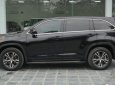 Toyota Highlander LE 2017 - Bán Toyota Highlander sản xuất 2017, màu đen, nội thất xanh lam đặt biệt hiếm