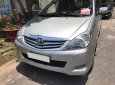 Toyota Innova V 2010 - Cần bán Innova V 2010, màu bạc máy tốt