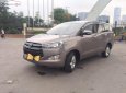 Toyota Innova E 2017 - Cần bán xe Toyota Innova E sản xuất năm 2017, màu bạc, xe gia đình