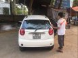 Chevrolet Spark   2010 - Cần bán xe Chevrolet Spark sản xuất năm 2010, màu trắng xe gia đình