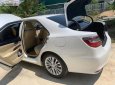 Toyota Camry 2.0E 2018 - Bán ô tô Toyota Camry 2.0E đời 2018, màu trắng giá cạnh tranh