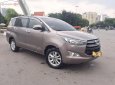 Toyota Innova E 2017 - Cần bán xe Toyota Innova E sản xuất năm 2017, màu bạc, xe gia đình