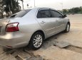 Toyota Vios E 2010 - Cần bán xe Toyota Vios E sản xuất 2010, màu bạc mới 95%, giá chỉ 275 triệu