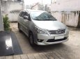 Toyota Innova E 2013 - Bán xe Toyota Innova 2013 số sàn, màu bạc form mới