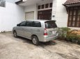 Toyota Innova E 2013 - Bán xe Toyota Innova 2013 số sàn, màu bạc form mới