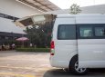 Toyota Hiace     2018 - Bán xe Toyota Hiace năm sản xuất 2018, màu bạc, nhập khẩu