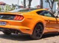 Ford Mustang 2.3 EcoBoost Fastback 2019 - Bán xe Ford Mustang 2.3 EcoBoost Fastback năm 2019, màu vàng, xe nhập