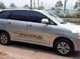 Toyota Innova  MT 2016 - Bán Toyota Innova 2016, số sàn, xe gia đình đi hơn 6 vạn