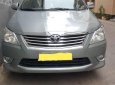 Toyota Innova V 2012 - Bán xe Toyota Innova V đời 2012, màu bạc, giá chỉ 555 triệu