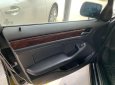 BMW 3 Series 325i 2005 - Bán xe BMW 325i sản xuất năm 2005, màu đen, xe nhập, 265tr