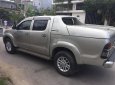 Toyota Hilux 3.0MT 2014 - Cần bán Toyota Hilux 2014 máy dầu số sàn, màu bạc 2 cầu