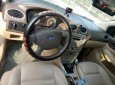 Ford Focus 2010 - Cần vốn làm ăn cần bán gấp đi Ford Focus 2010, xe gia đình