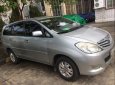 Toyota Innova MT 2011 - Cần bán gấp Toyota Innova MT sản xuất 2011, màu bạc 