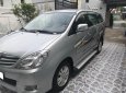 Toyota Innova 2011 - Bán xe Toyota Innova đời 2011, màu bạc, số sàn