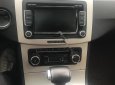 Volkswagen Passat 2010 - Cần bán xe Volkswagen Passat năm 2010, màu trắng, xe nhập