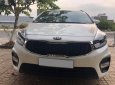 Kia Rondo 2017 - Cần bán xe Kia Rondo 2017 số sàn máy xăng, xe màu trắng