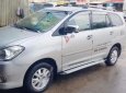 Toyota Innova V 2010 - Cần bán lại xe Toyota Innova V 2010, màu bạc xe gia đình 