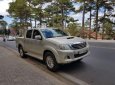 Toyota Hilux 2011 - Bán Toyota Hilux năm 2011, màu bạc