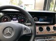 Mercedes-Benz E class E200 2019 - Bán gấp Mercedes E200 2019 cũ màu đen, chính chủ chạy lướt