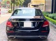 Mercedes-Benz E class E200 2019 - Bán gấp Mercedes E200 2019 cũ màu đen, chính chủ chạy lướt