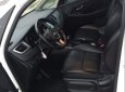Kia Rondo   2016 - Cần bán gấp Kia Rondo 2016, màu trắng, xe dùng kỹ, nói không với đâm đụng ngập nước