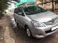 Toyota Innova 2011 - Cần tiền bán xe cọp Innova 2011, số sàn, màu bạc, máy xăng