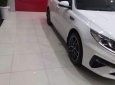 Kia Optima   2.0 2019 - Cần bán xe Kia Optima 2.0 2019, màu trắng, mới 100%