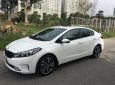 Kia Cerato 2018 - Bán Kia Cerato 8/2018 tự động màu trắng, xe rất tuyệt