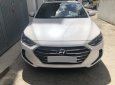 Hyundai Lantra 2019 - Bán Hyundai Elantra 2019 tự động, trắng thể thao chính chủ