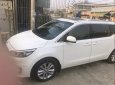 Kia Sedona   2016 - Cần bán gấp Kia Sedona năm sản xuất 2016, màu trắng, xe ít đi còn như mới