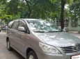 Toyota Innova 2.0E 2013 - Bán Toyota Innova 2.0E sản xuất 2013, màu xám chính chủ, giá tốt