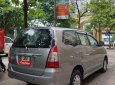 Toyota Innova 2.0E 2013 - Bán Toyota Innova 2.0E sản xuất 2013, màu xám chính chủ, giá tốt