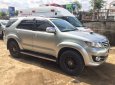 Toyota Fortuner 2015 - Cần bán xe Toyota Fortuner sản xuất 2015, màu bạc, giá 828 triệu, hỗ trợ trả góp 80%