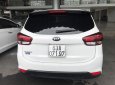 Kia Rondo GMT 2017 - Bán Kia Rondo GMT 2.0 máy xăng số sàn màu trắng sản xuất 2017 mẫu mới