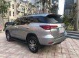 Toyota Fortuner 2018 - Bán Toyota Fortuner 2018 tự động xăng màu bạc xe như mới