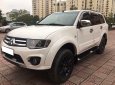 Mitsubishi Pajero 2017 - Gia đình cần bán Pajero 2017, số tự động, máy xăng, màu trắng mới tinh