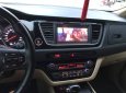 Kia Sedona 2017 - Gia đình cần bán Sedona 3.3L, sản xuất 2017, số tự động, máy xăng bản full, màu xám bạc 