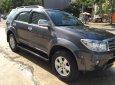 Toyota Fortuner 2010 - Nhà mình cần bán xe Toyota Fortuner 2010 máy xăng số tự động