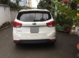 Kia Rondo 2017 - Cần bán xe Kia Rondo 2016 số tự động máy xăng, xe màu trắng còn rất mới