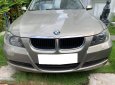 BMW 3 Series 2008 - Gia đình cần bán xe BMW 320i 2008, số tự động, màu vàng cát