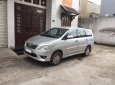 Toyota Innova E 2012 - Cần bán xe Toyota Innova 2012 số sàn màu bạc