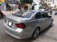 BMW 3 Series 320i  2009 - Gia đình cần bán BMW 320i đời 2009 số tự động, màu bạc,