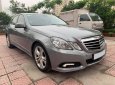 Mercedes-Benz E250 2010 - Cần bán xe Mercedes E250 đời 2010, màu xám, chính chủ sài kĩ