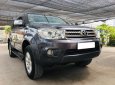 Toyota Fortuner 2010 - Cần bán xe cọp Fortuner 2010, số sàn, máy dầu, màu xám lông chuột