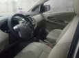 Toyota Innova   E 2014 - Bán Toyota Innova E 2014, màu bạc, xe gia đình, giá tốt