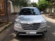 Toyota Innova E 2014 - Nhà cần bán Toyota Innova E 2014 số sàn màu bạc