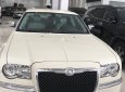 Chrysler 300 2010 - Bán ô tô Chrysler 300 2010, màu trắng, xe nhập, giá tốt