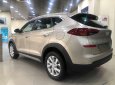 Hyundai Tucson 2019 - Bán Hyundai Tucson 2.0 vàng be tiêu chuẩn 2019 - đủ màu, tặng 10-15 triệu - nhiều ưu đãi, LH 0964898932