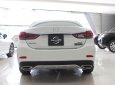 Mazda 6 2.0 Luxury 2018 - Cần bán xe Mazda 6 2.0 Luxury 2018, màu trắng